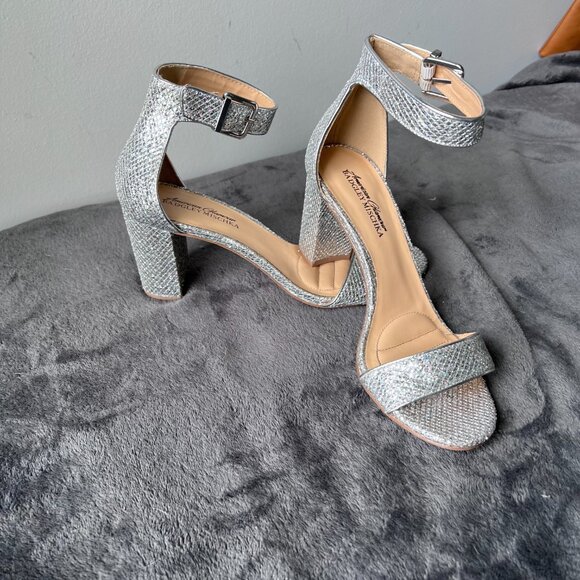 Badgley Mischka American Glamour Silver Heel in Size 8.5 - Picture 2 of 7